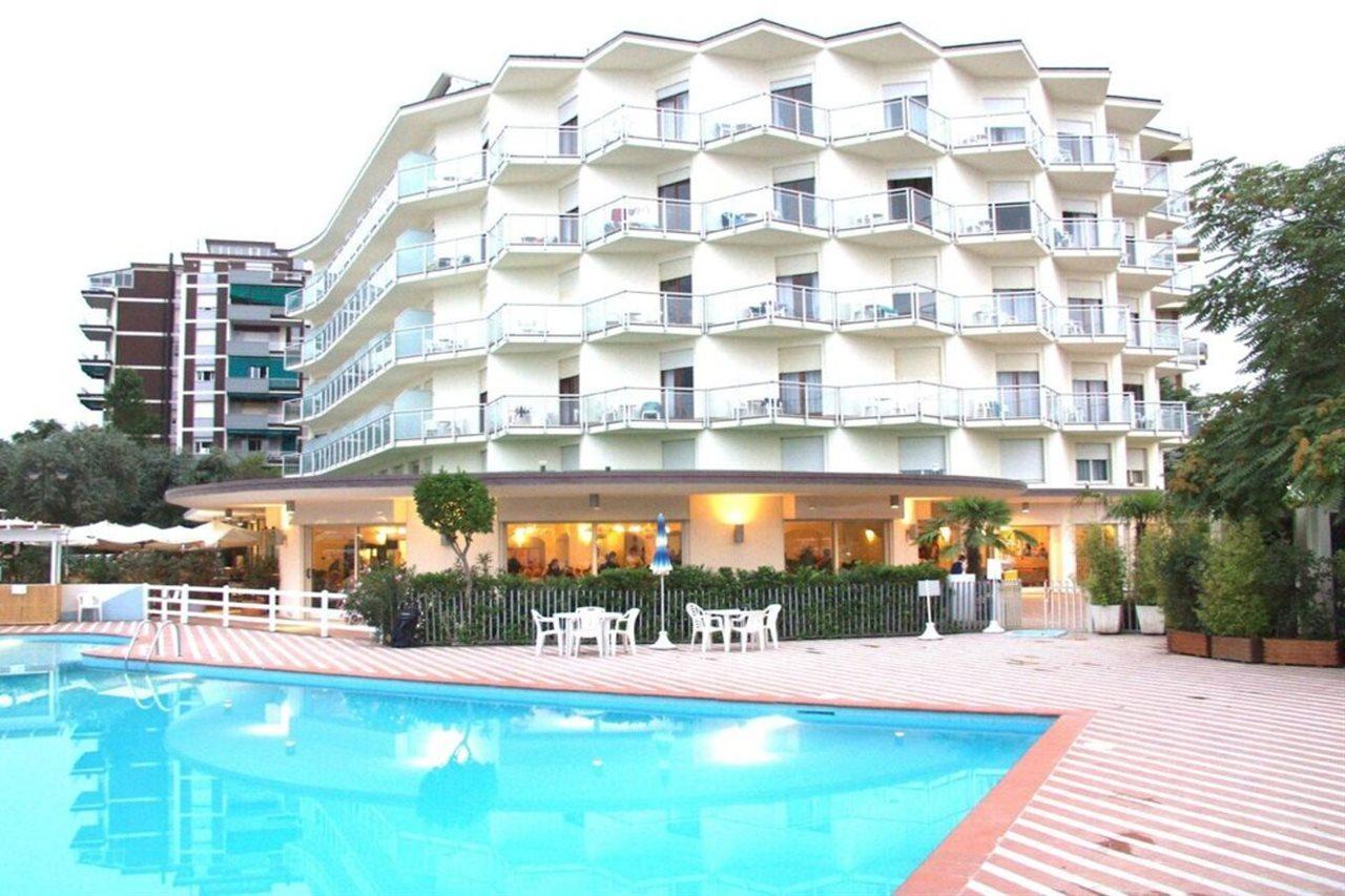 Hotel Bellevue Beach - Sul Mare Milano Marittima Exterior photo